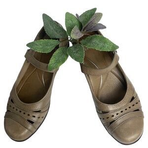 Dansko Mathilda Mary Jane Flat Dark Taupe Perforated Leather Brown 7-7.5 EU 37